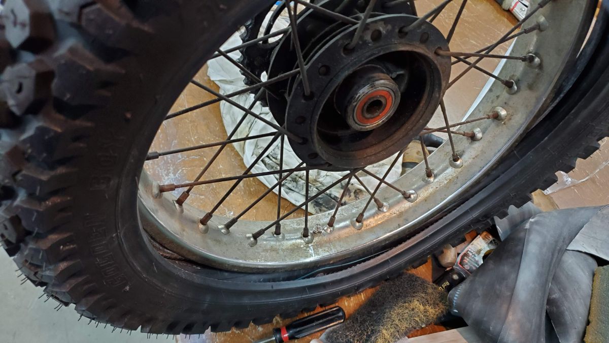 08b-installing-motorcycle-tire