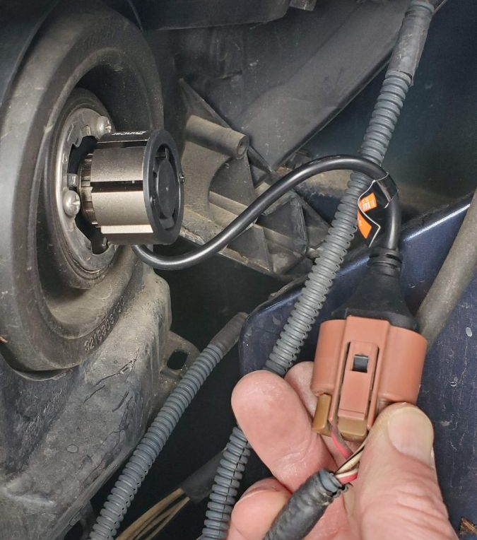 11-new-bulb-installed-Toyota-Sienna