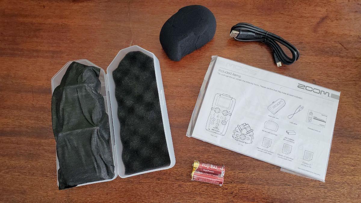 02-Zoom-H5-Contents-in-Box