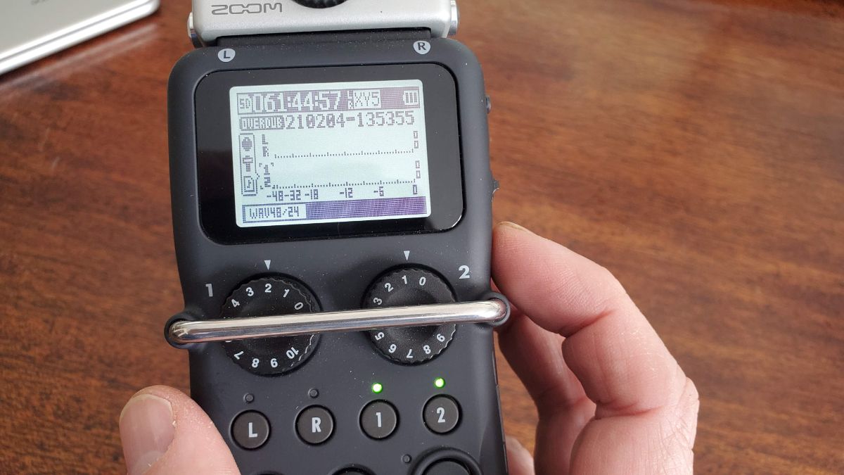 22-Back-on-Record-Screen-Ch1-2-Green-ZoomH5