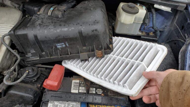 How to Change the Engine Air Filter – Toyota Sienna