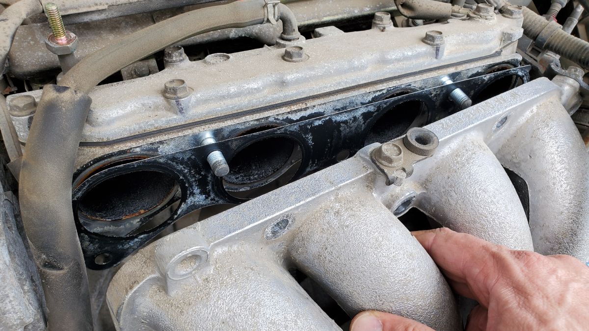 exhaust manifold Honda Accord