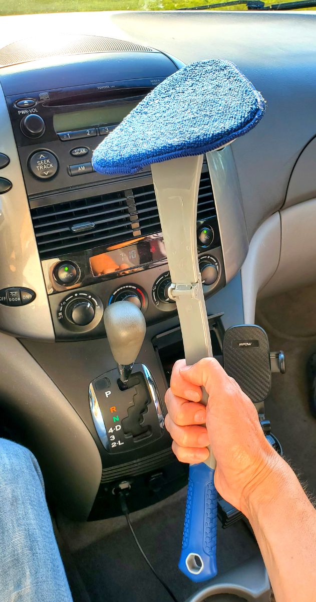 Inner windshield cleaner