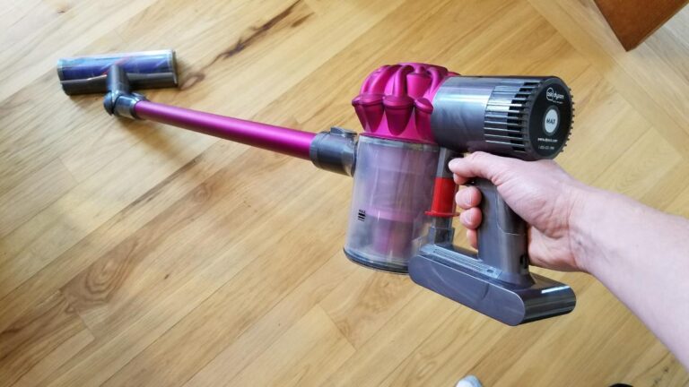 Dyson V6 Vacuum