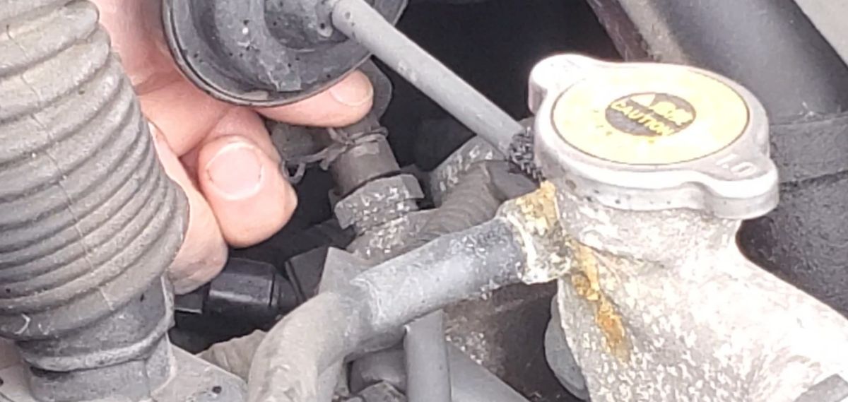 How to Change the PCV Valve in a 20022003 Lexus ES300 Practical Mechanic